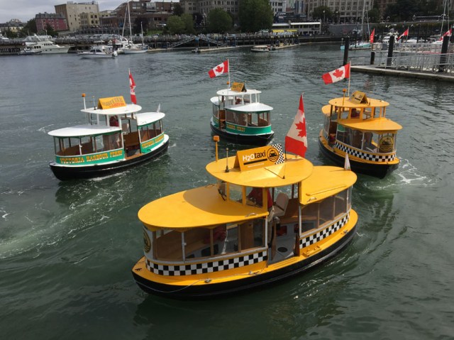 •e-IMG_2142-ferries turn